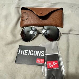 Ray-Ban Silver Aviator Sunglasses with Brown Case